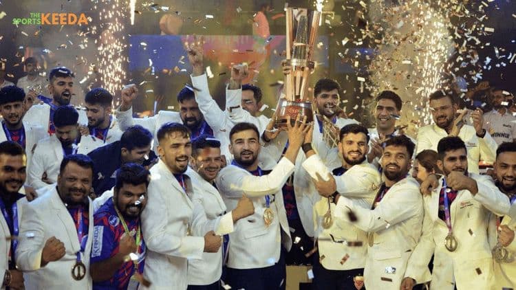Abhishek Bachchan Hails Dabang Delhi's PKL Season 12 Win: "Well Deserved Champions!"